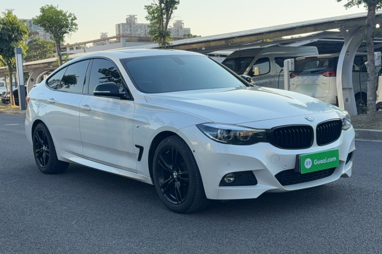 宝马3系GT 2020款 320i M运动曜夜版车身外观6003