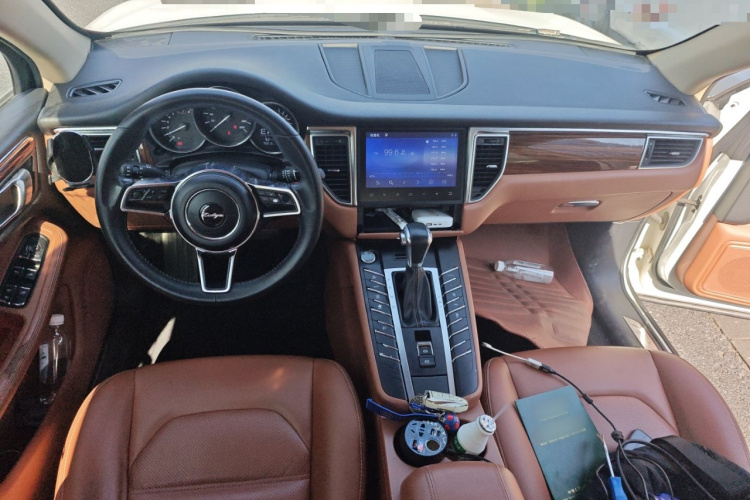 众泰SR9 2017款 2.0T 自动极致之路版中控内饰12