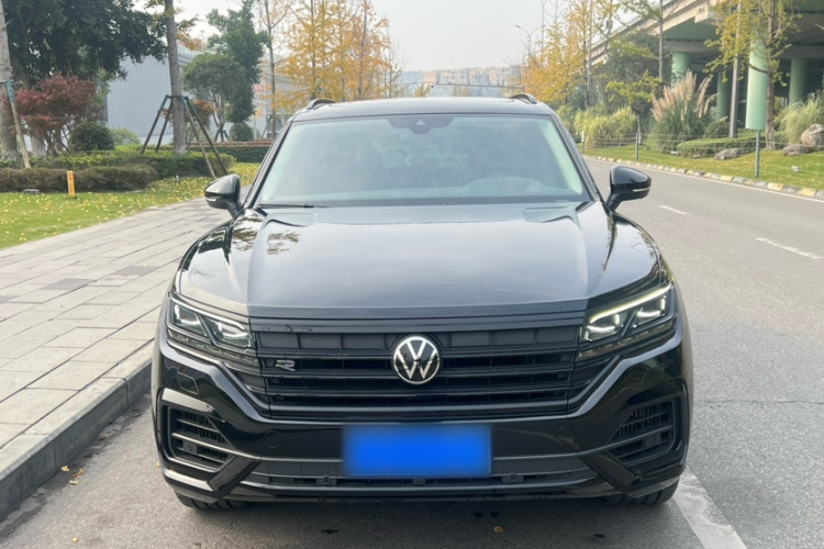 大众 途锐 2022款 3.0TSI 锐享版 曜黑运动套装车身外观6007