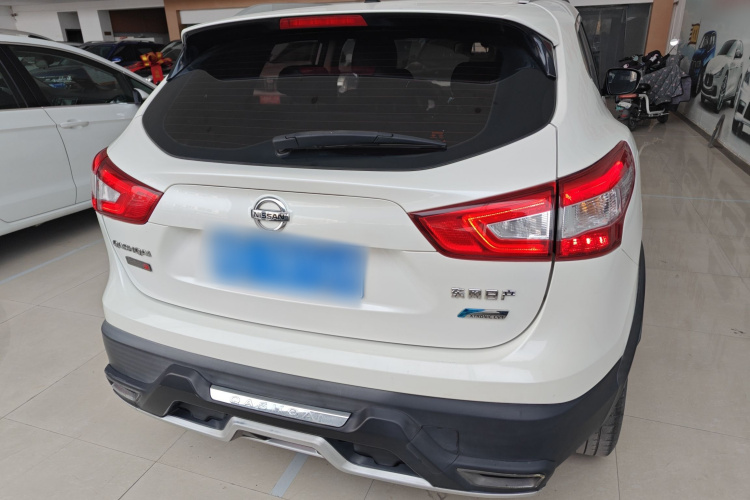 日产 逍客 2016款 2.0L CVT精英版车身外观6