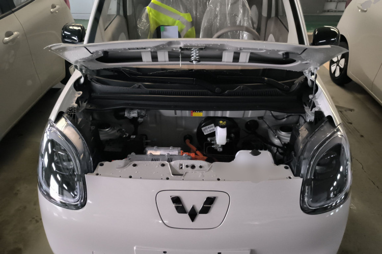 五菱汽车 宏光MINIEV 2025款 四门版 进阶款机舱底盘24