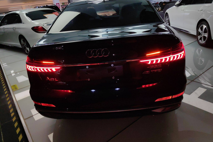 奥迪A6L 2023款 45 TFSI 臻选动感型车身外观6