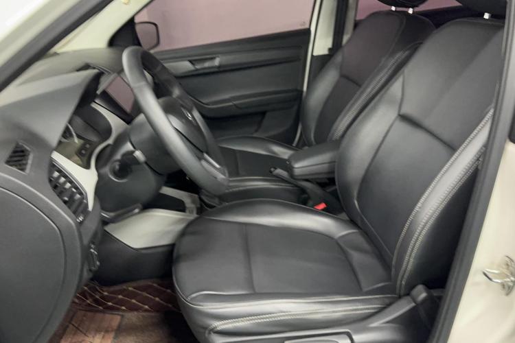 斯柯达 晶锐 2017款 1.4L 自动车享版中控内饰7001