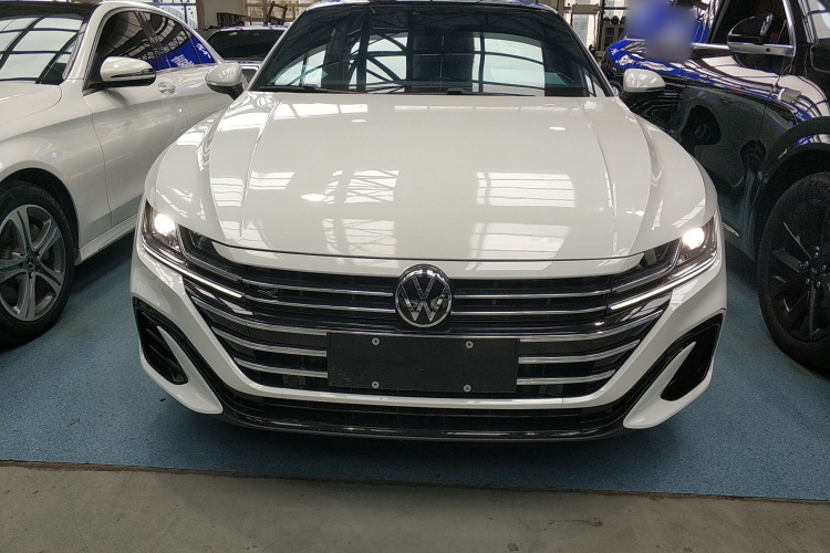 一汽-大众CC 2023款 330TSI 炫目版车身外观2