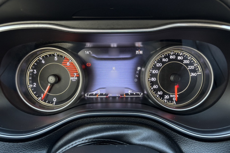 Jeep 自由光 2019款 2.0T 两驱智享版 国V局部细节14