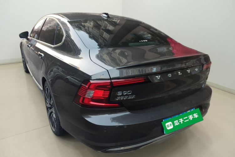 沃尔沃S90 2022款 B5 智远豪华版车身外观5