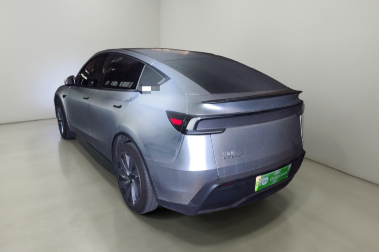 特斯拉 Model Y 2025款 后轮驱动版车身外观5