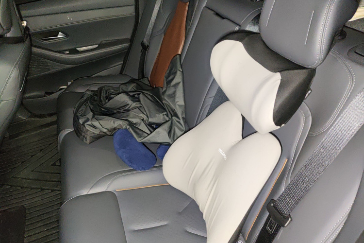 深蓝汽车 深蓝SL03 2022款 1.5L 1200增程版中控内饰21