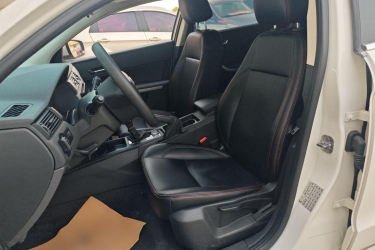 观致3 2018款 三厢 1.6L 自动领先型中控内饰19