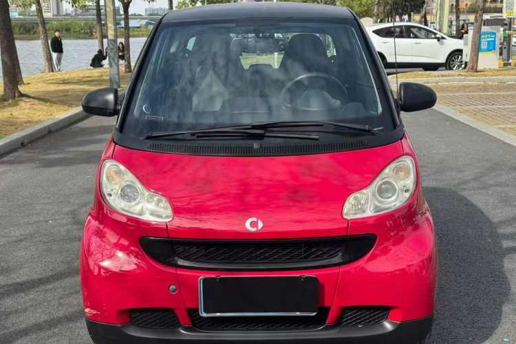 smart fortwo 2011款 1.0 MHD 硬顶标准版车身外观6005