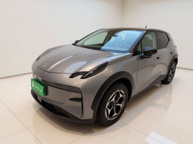 极氪X 2025款 五座后驱版