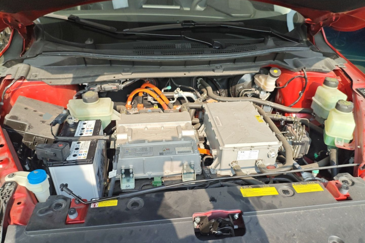 小鹏G3 2019款 尊享版机舱底盘24