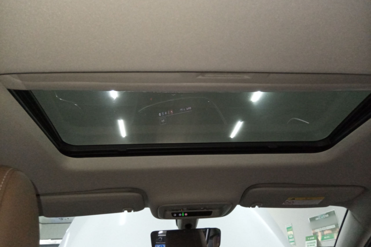 别克 君威 2023款 552T 智享型中控内饰22