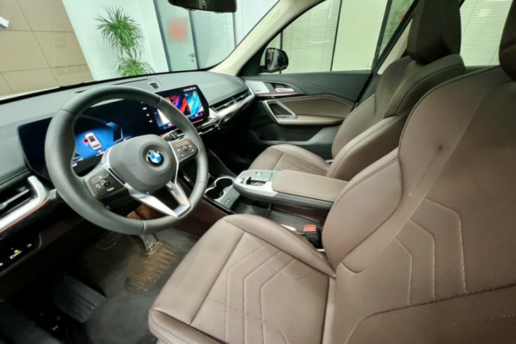 宝马X1 2024款 sDrive25Li X设计套装中控内饰7008