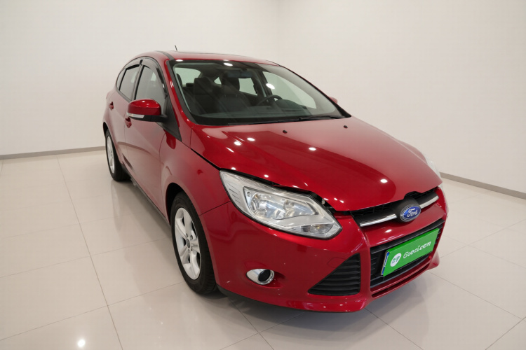 福特 福克斯 2012款 两厢 1.6L 自动风尚型车身外观3