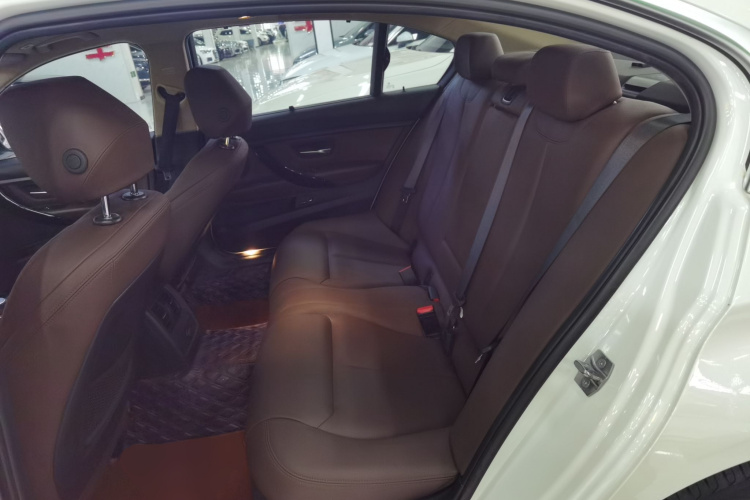 宝马3系 2019款 320Li 时尚型中控内饰21