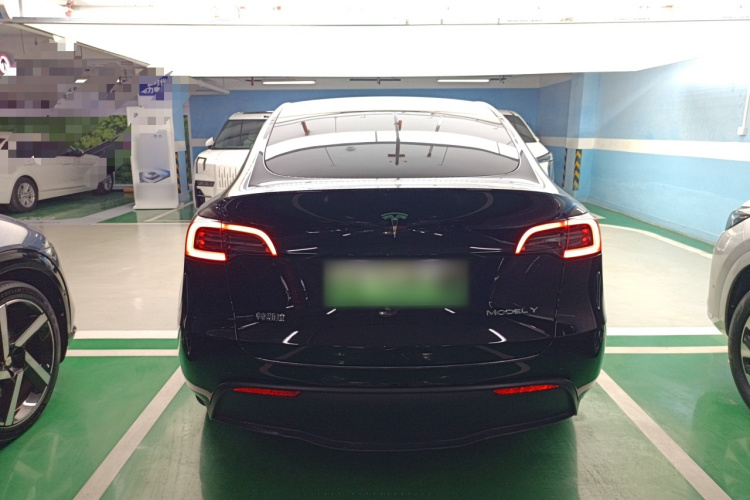 特斯拉 Model Y 2022款 改款 后轮驱动版车身外观6004