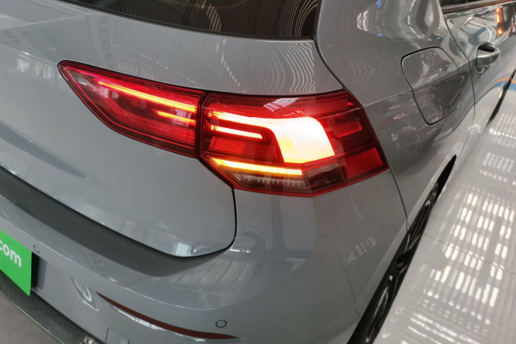 大众 高尔夫 2023款 改款 280TSI DSG Pro车身外观9