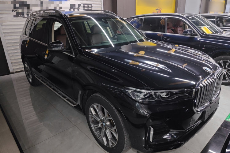 宝马X7 2021款 xDrive40i 领先型豪华套装车身外观3