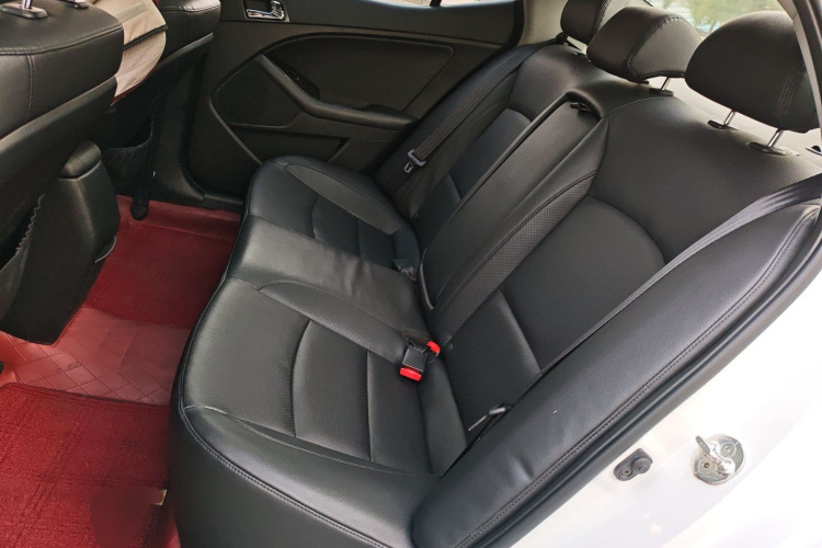 起亚K5 2014款 2.0L 自动LUXURY中控内饰7004