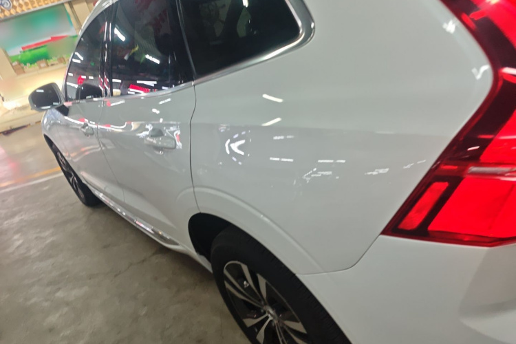 沃尔沃XC60 2024款 B5 四驱智逸豪华版车身外观4