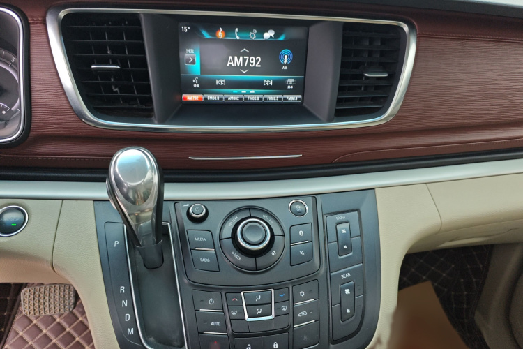 别克GL8 2018款 28T 豪华型 国VI局部细节16