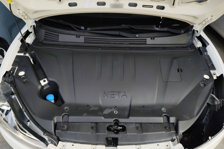 哪吒汽车 哪吒V 2021款 标准续航版升级型机舱底盘24