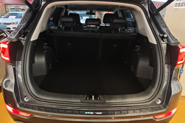 长安CS75 2023款 畅享版 1.5T DCT豪华版机舱底盘23