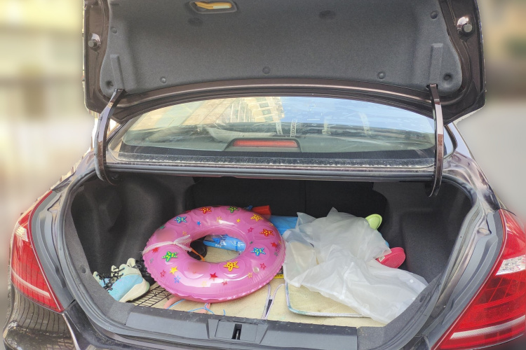 吉利汽车 帝豪 2015款 三厢 1.5L 手动向上版中控内饰23