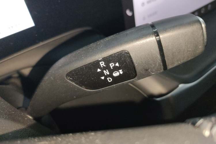 小鹏P7 2022款 670N+局部细节18