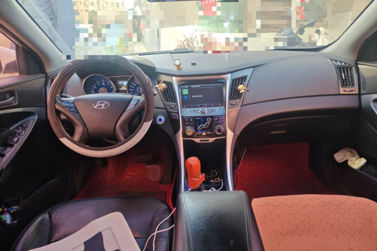 现代 索纳塔 2011款 2.0L 自动豪华版中控内饰12