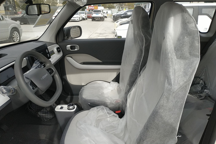 吉利银河 熊猫 2025款 210km 元气熊中控内饰19