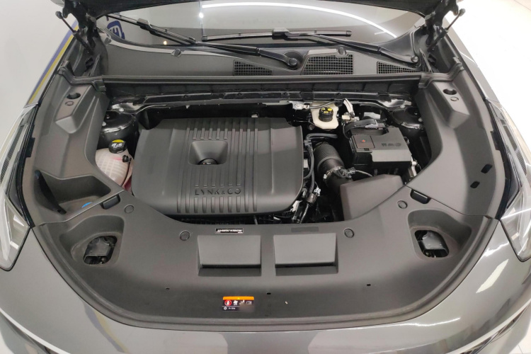 领克01 2023款 2.0TD 两驱型Pro机舱底盘24