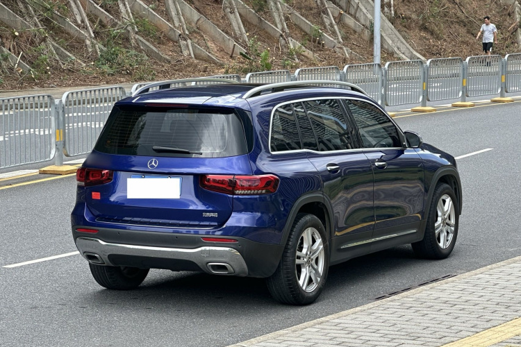 奔驰GLB 2020款 改款 GLB 200 动感型车身外观7