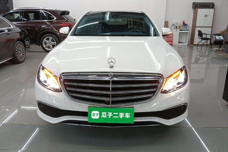 奔驰E级 2020款 E 300 L 豪华型车身外观2