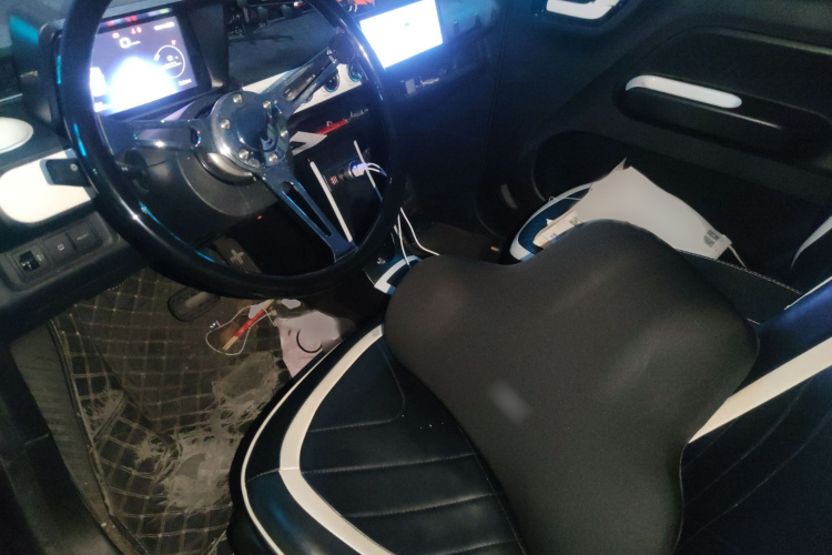 五菱汽车 宏光MINIEV 2022款 GAMEBOY 200km 玩咖款 磷酸铁锂中控内饰7002