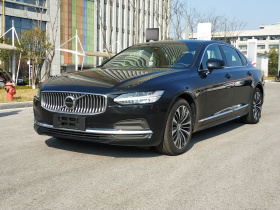 沃尔沃S90 2025款 B5 智逸豪华版