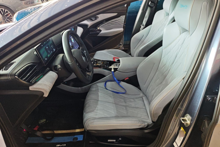 比亚迪 海豹 2022款 550km 标准续航后驱版尊贵型中控内饰19