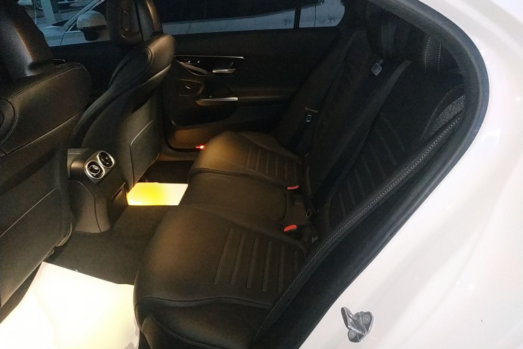 奔驰C级 2022款 C 200 L 运动版中控内饰7004