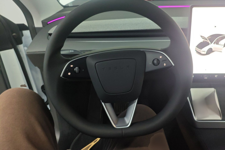 特斯拉 Model Y 2026款 长续航后轮驱动版中控内饰13