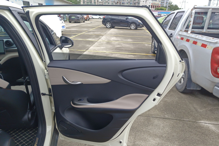 比亚迪 海豚 2021款 405km 时尚版中控内饰7006