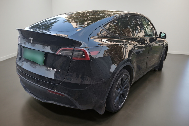特斯拉 Model Y 2022款 后轮驱动版车身外观7