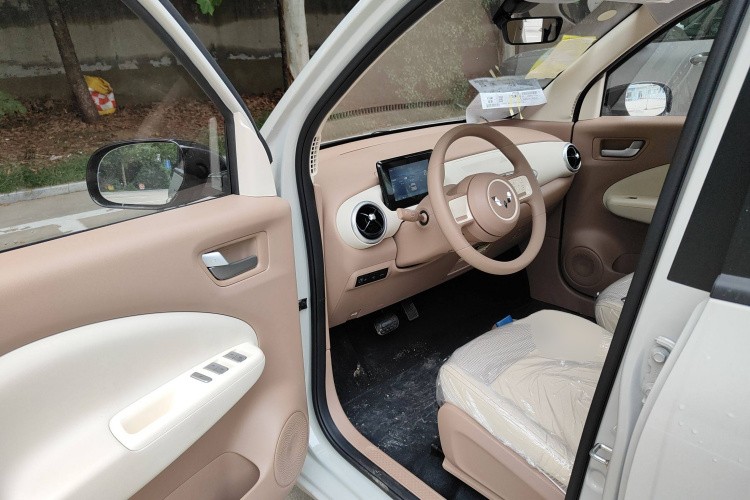 五菱汽车 宏光MINIEV 2025款 四门版 进阶款中控内饰7003