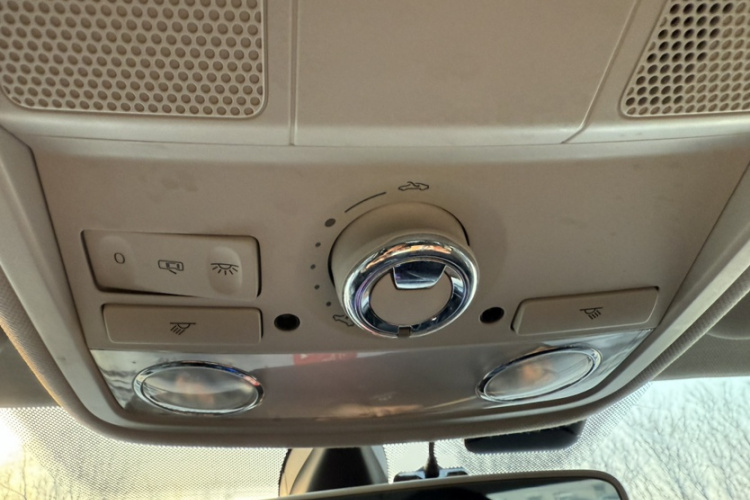 大众 帕萨特 2017款 330TSI DSG御尊版中控内饰7006