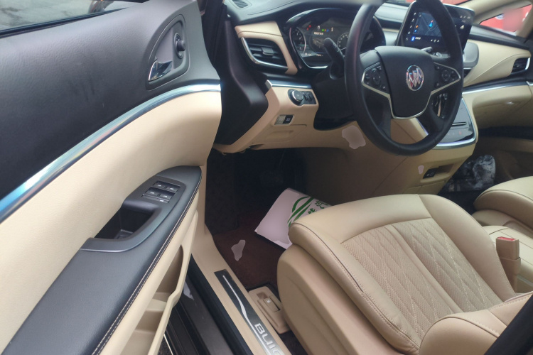 别克GL8 2023款 陆上公务舱 尊贵型中控内饰20