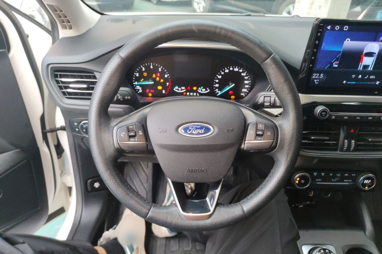 福特 福克斯 2020款 两厢 EcoBoost 180 自动锋潮型局部细节13