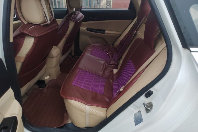 长安 逸动 2015款 1.6L 手动豪华型 国V中控内饰21