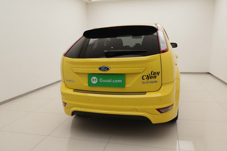 福特 福克斯 2013款 两厢经典 1.8L 手动基本型车身外观6