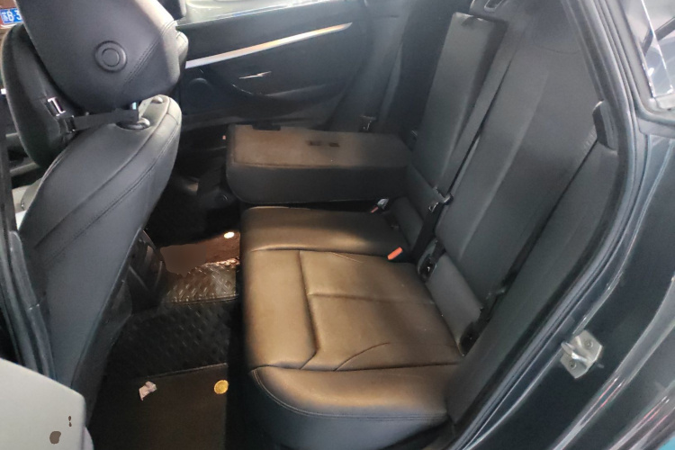 宝马3系GT 2020款 320i M运动套装中控内饰7004