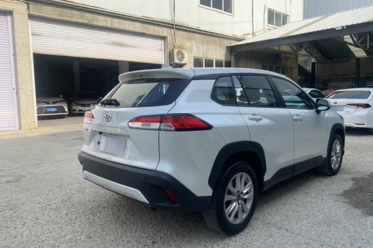 丰田 卡罗拉锐放 2022款 2.0L 先锋版车身外观6004